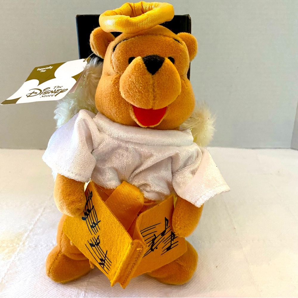 Mini bean bag choir angel Pooh 8” year 2000. Vintage